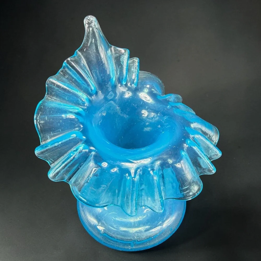 Vintage Blue Blown Art Glass Ruffled Jack in the Pulpit Vase Vessel 5in